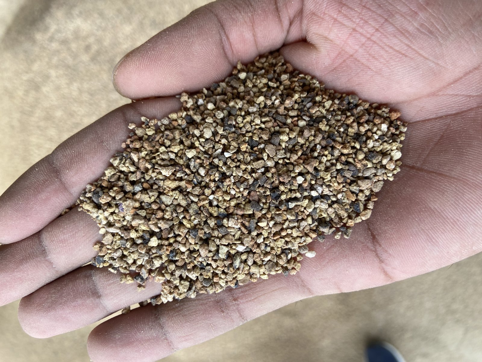 BED MATERIAL FOR BOILER (CRUSHED BRICKS BED MATERIAL) PARTICLE SIZE: 0.85 MM TO 2.36 MM – image 2